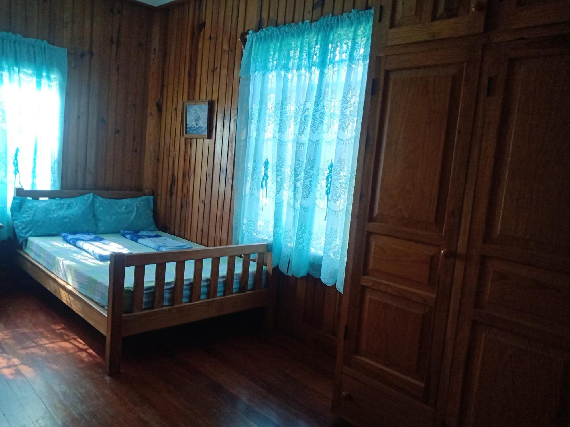 Rustic Rooms At An American-Style Cabin - Carl Inn Sagada Esterno foto