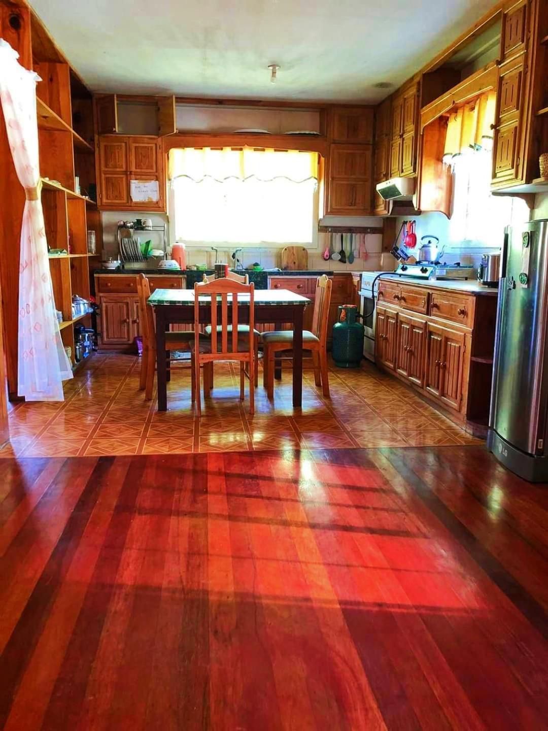 Rustic Rooms At An American-Style Cabin - Carl Inn Sagada Esterno foto