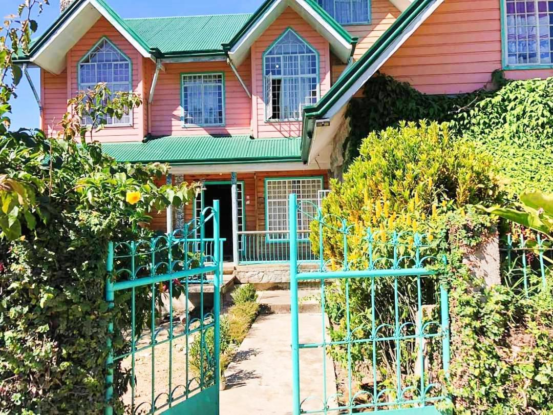 Rustic Rooms At An American-Style Cabin - Carl Inn Sagada Esterno foto