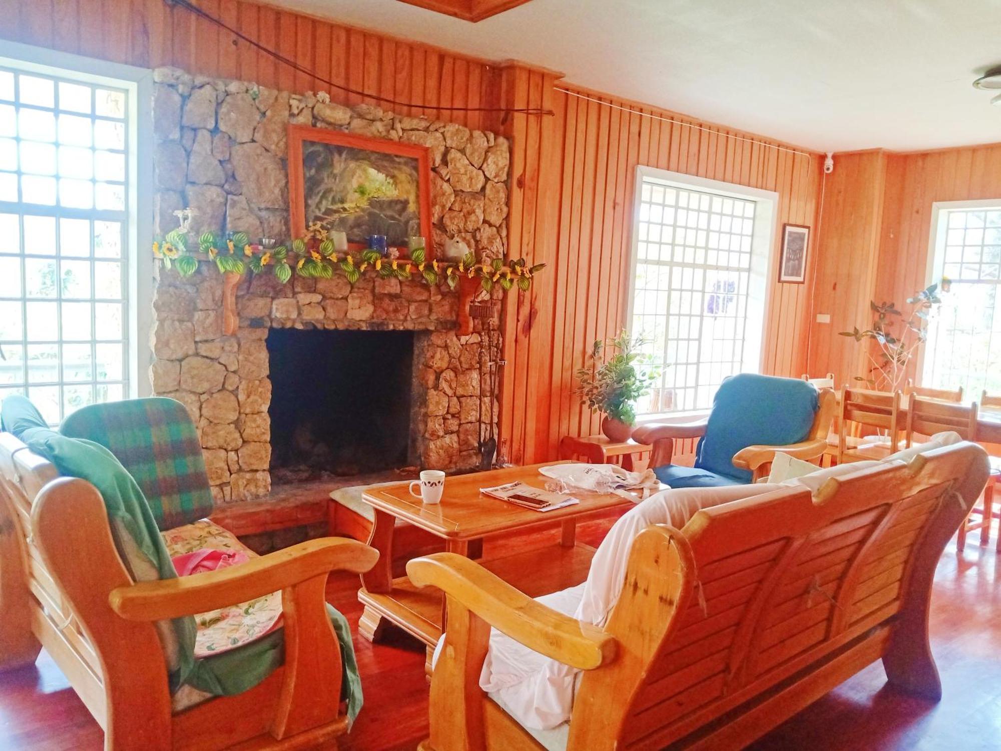 Rustic Rooms At An American-Style Cabin - Carl Inn Sagada Esterno foto