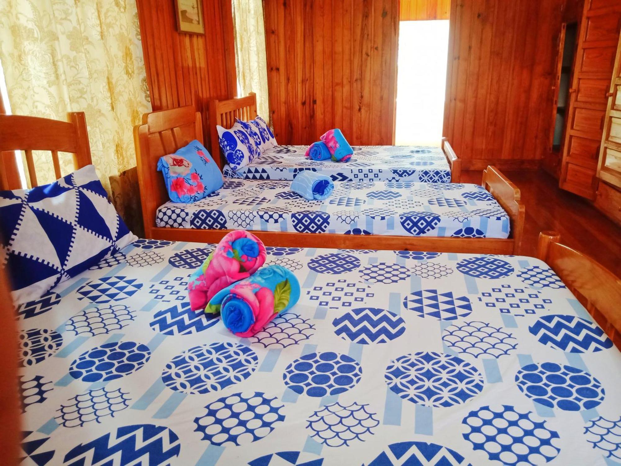 Rustic Rooms At An American-Style Cabin - Carl Inn Sagada Esterno foto
